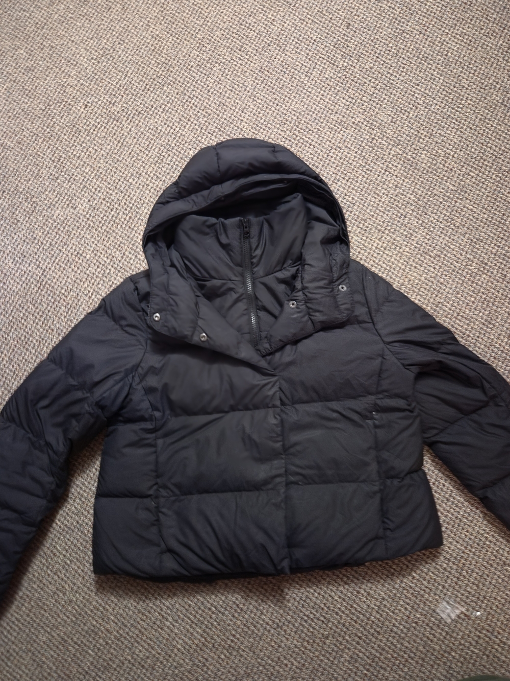The North Face Black Hooded Women's Puffer Coat Cropped